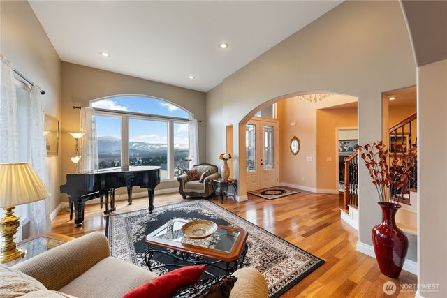 865 Burlington Heights Drive, Burlington, WA 98233