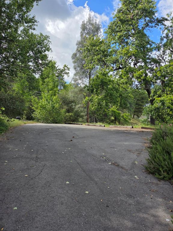 Image 18 of property listing at 32926 Road 222, North Fork, CA 93643