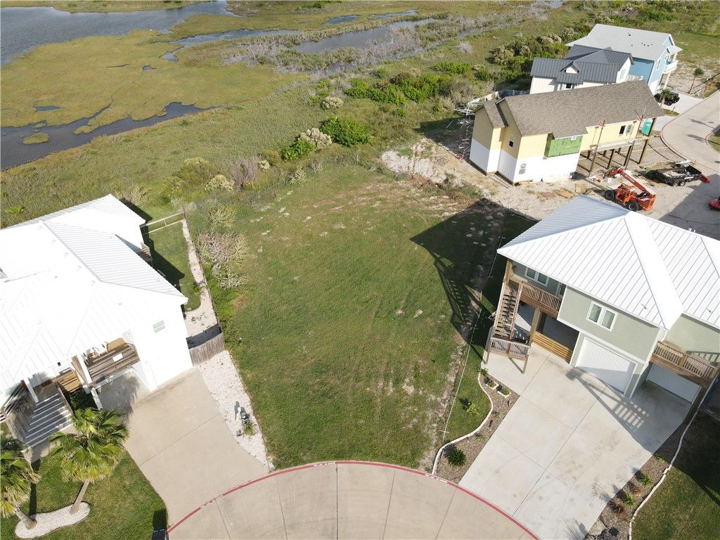 360 Paradise Pointe Dr, Port Aransas, TX 78373 — exterior