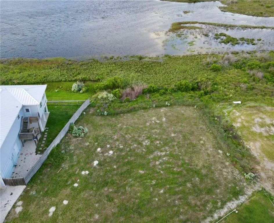 360 Paradise Pointe Dr, Port Aransas, TX 78373 — photo 2