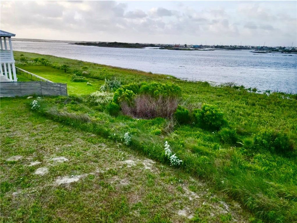 360 Paradise Pointe Dr, Port Aransas, TX 78373 — photo 3