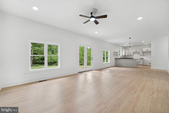 425 PALOMINO DR, Louisa, VA 23093