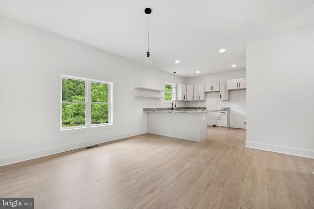 425 PALOMINO DR, Louisa, VA 23093