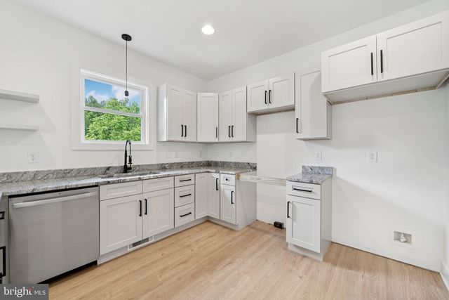 425 PALOMINO DR, Louisa, VA 23093