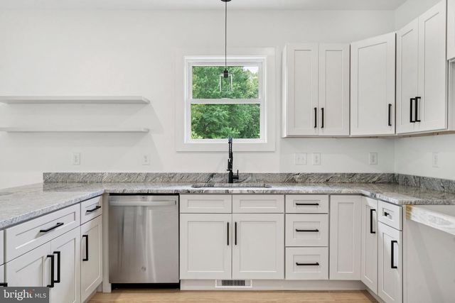 425 PALOMINO DR, Louisa, VA 23093