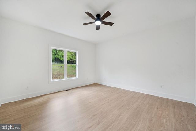 425 PALOMINO DR, Louisa, VA 23093