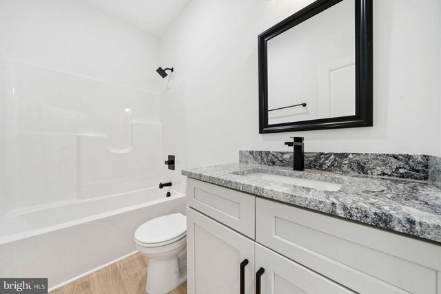 425 PALOMINO DR, Louisa, VA 23093