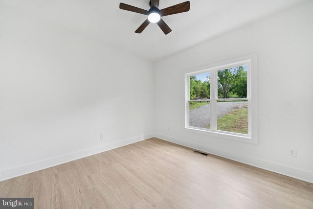 425 PALOMINO DR, Louisa, VA 23093