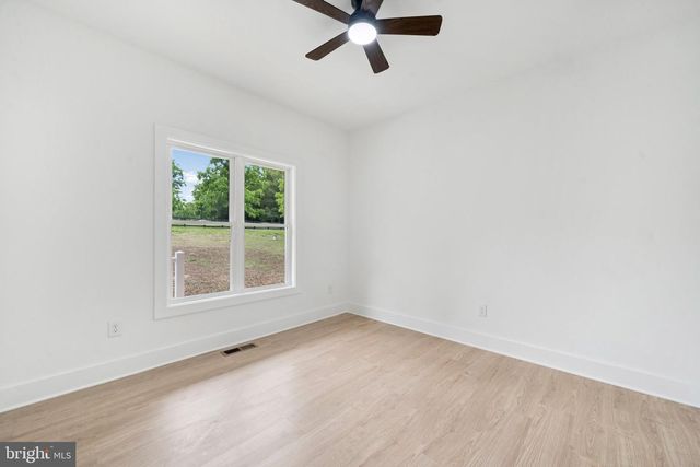 425 PALOMINO DR, Louisa, VA 23093