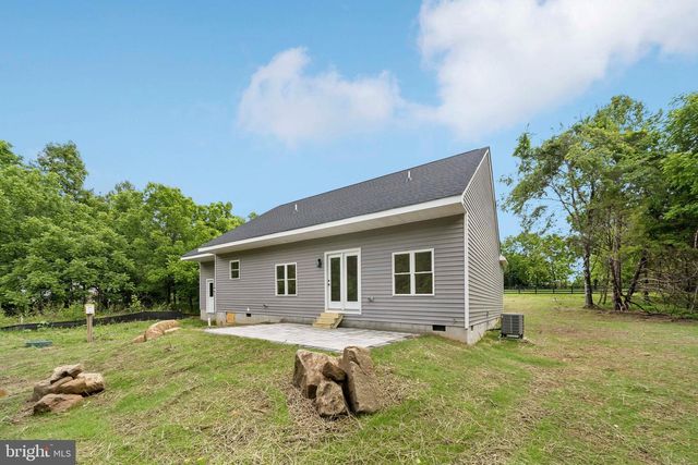 425 PALOMINO DR, Louisa, VA 23093