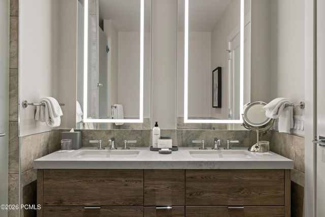 1702 W Glencoe Mountain Way 7048, Park City, UT 84060