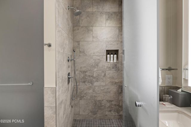 1702 W Glencoe Mountain Way 7048, Park City, UT 84060