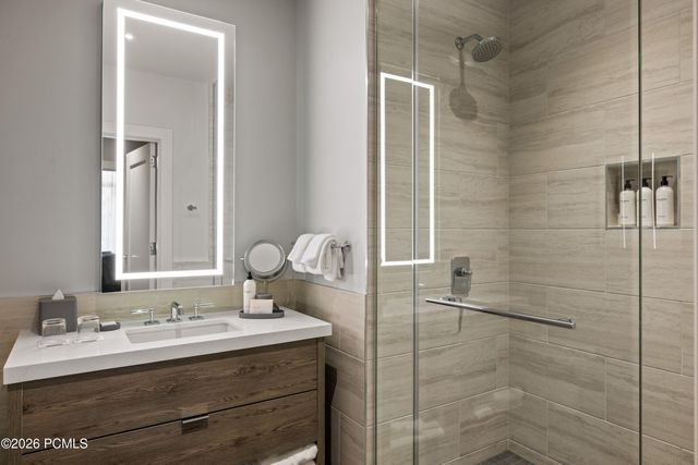 1702 W Glencoe Mountain Way 7048, Park City, UT 84060