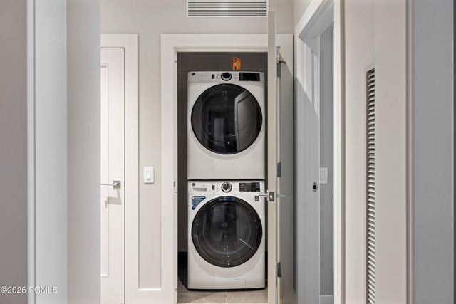 1702 W Glencoe Mountain Way 7048, Park City, UT 84060