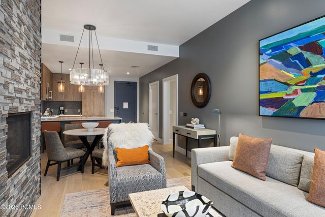 1702 W Glencoe Mountain Way 7048, Park City, UT 84060