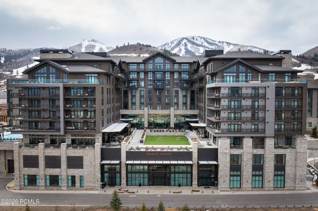 1702 W Glencoe Mountain Way 7048, Park City, UT 84060