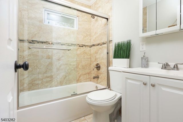 262 Valley Rd, Clark Twp., NJ 07066