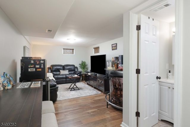 262 Valley Rd, Clark Twp., NJ 07066