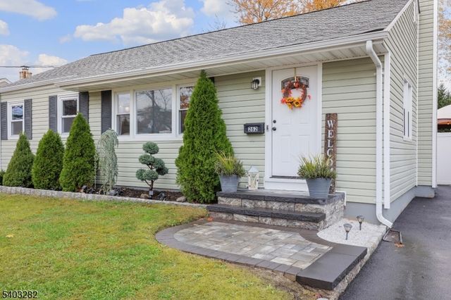 262 Valley Rd, Clark Twp., NJ 07066