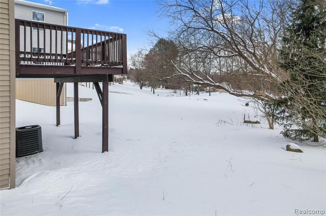 2420 Fisher Road, Howell, MI 48855