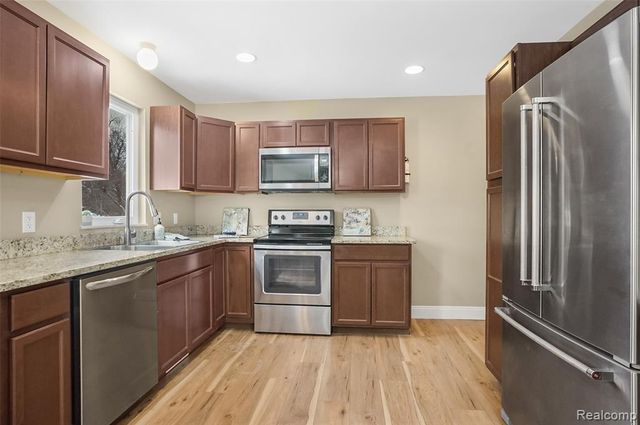 2420 Fisher Road, Howell, MI 48855