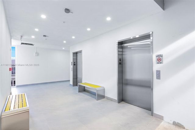 504 NW 1st Ave, Hallandale Beach, FL 33009