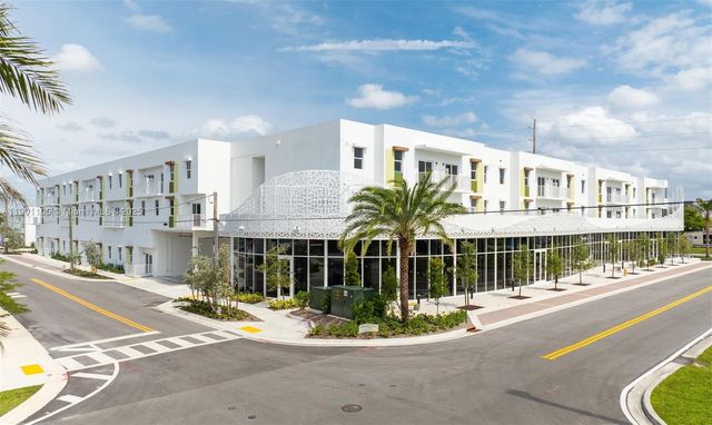 504 NW 1st Ave, Hallandale Beach, FL 33009