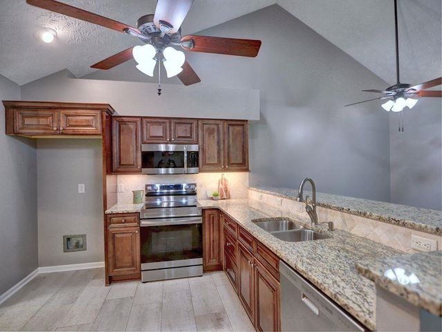3822 Vineyards Lake Circle NW 16, Kennesaw, GA 30144