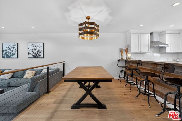 8611 Burton Way 4, Los Angeles, CA 90048