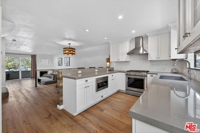 8611 Burton Way 4, Los Angeles, CA 90048