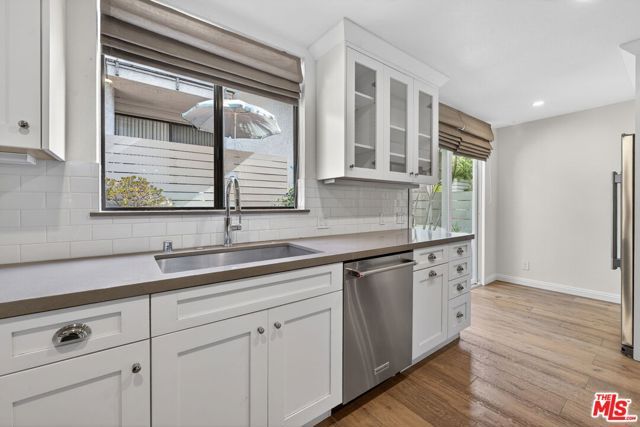 8611 Burton Way 4, Los Angeles, CA 90048