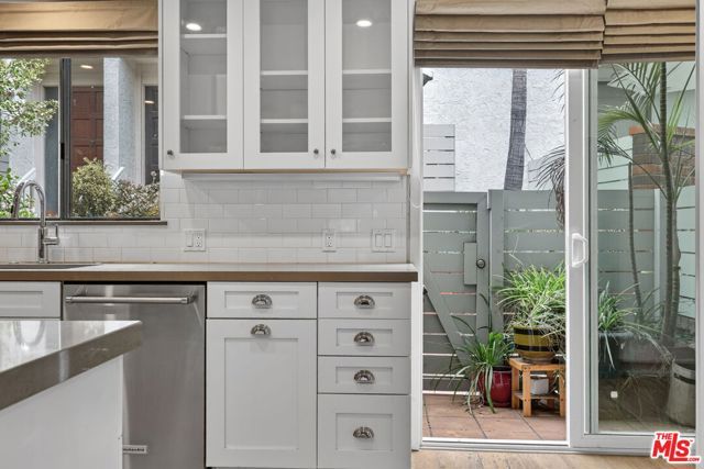 8611 Burton Way 4, Los Angeles, CA 90048