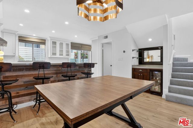 8611 Burton Way 4, Los Angeles, CA 90048