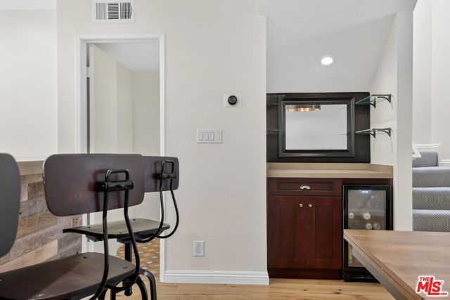 8611 Burton Way 4, Los Angeles, CA 90048
