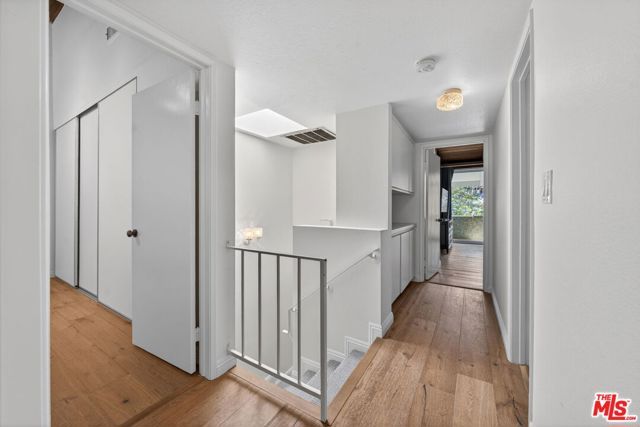 8611 Burton Way 4, Los Angeles, CA 90048