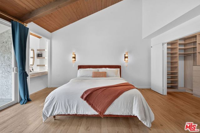 8611 Burton Way 4, Los Angeles, CA 90048