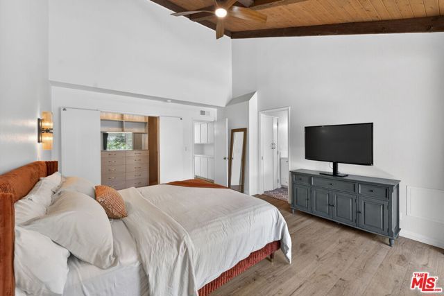 8611 Burton Way 4, Los Angeles, CA 90048