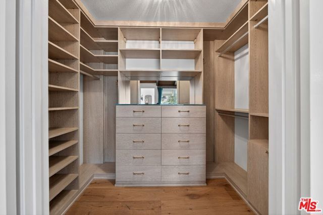 8611 Burton Way 4, Los Angeles, CA 90048