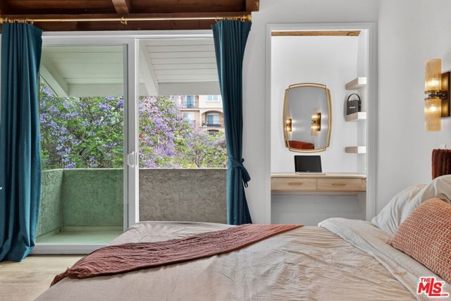 8611 Burton Way 4, Los Angeles, CA 90048