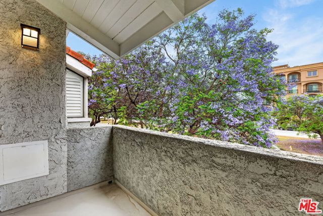 8611 Burton Way 4, Los Angeles, CA 90048