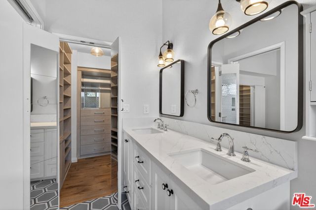 8611 Burton Way 4, Los Angeles, CA 90048
