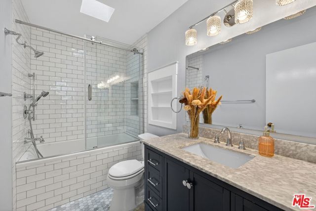 8611 Burton Way 4, Los Angeles, CA 90048