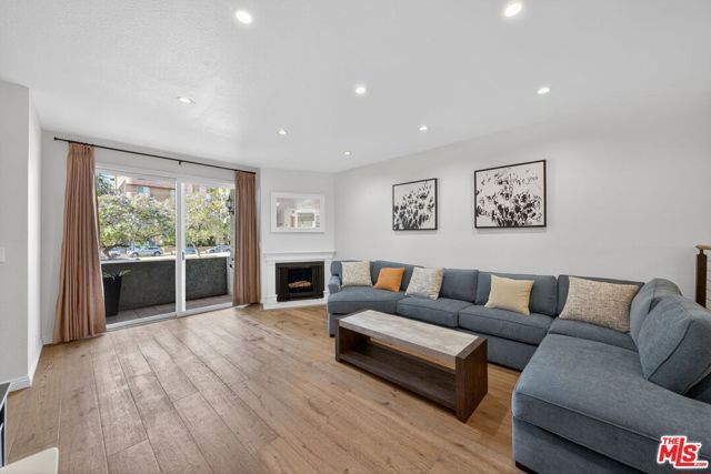 8611 Burton Way 4, Los Angeles, CA 90048