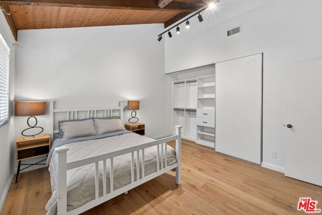 8611 Burton Way 4, Los Angeles, CA 90048