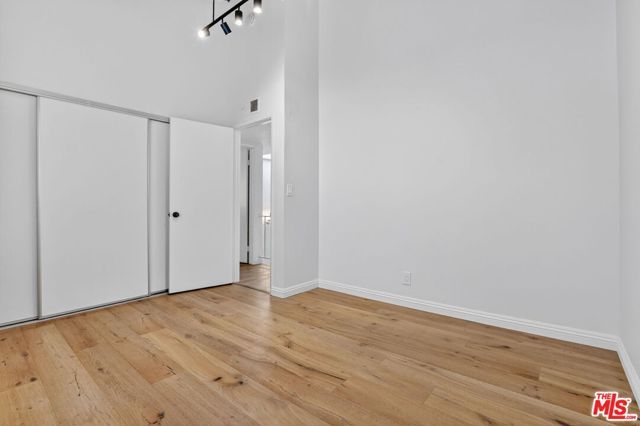 8611 Burton Way 4, Los Angeles, CA 90048