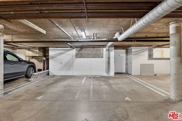 8611 Burton Way 4, Los Angeles, CA 90048