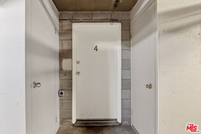 8611 Burton Way 4, Los Angeles, CA 90048
