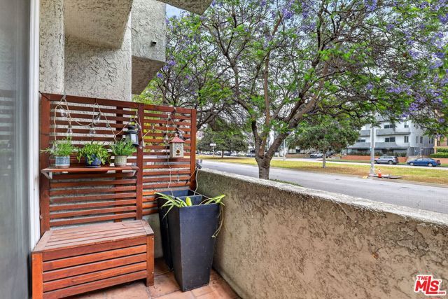8611 Burton Way 4, Los Angeles, CA 90048