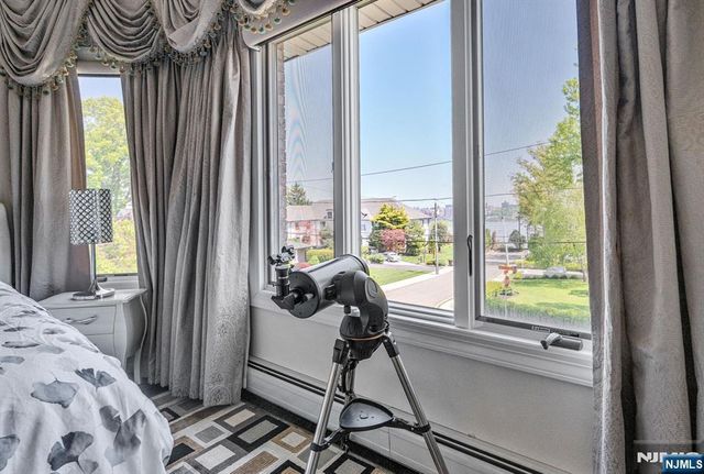 1115 Arcadian Way, Fort Lee, NJ 07024