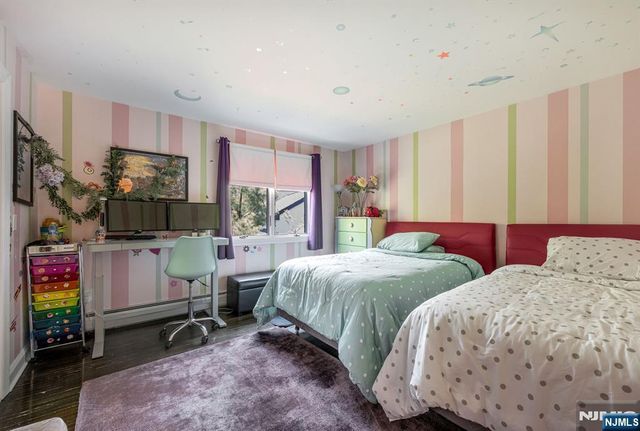 1115 Arcadian Way, Fort Lee, NJ 07024